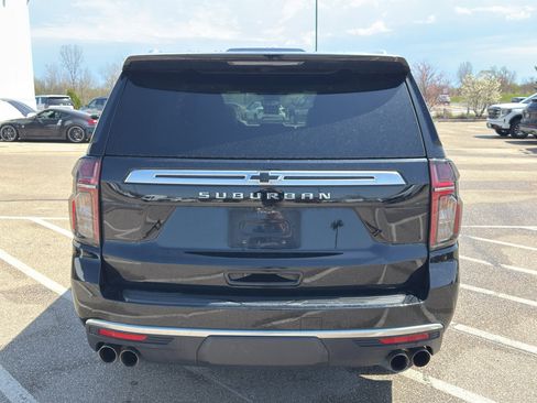 Used 2023 Chevrolet Suburban High Country image 4