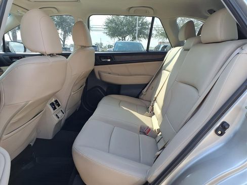 Used 2018 Subaru Outback 3.6R Limited image 11