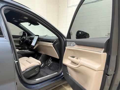 Used 2025 Volvo EX90 Ultra AWD/4WD image 46
