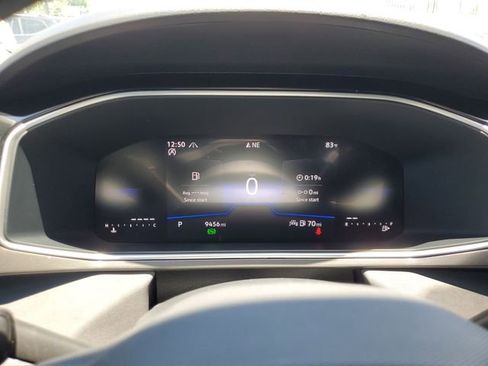 Certified 2025 Volkswagen Taos SE AWD/4WD image 23