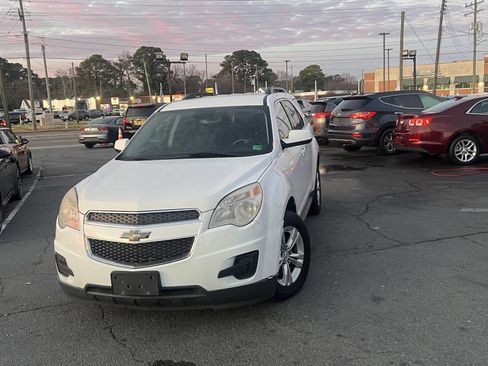 Used 2015 Chevrolet Equinox LT w/ Driver Convenience Package image 2