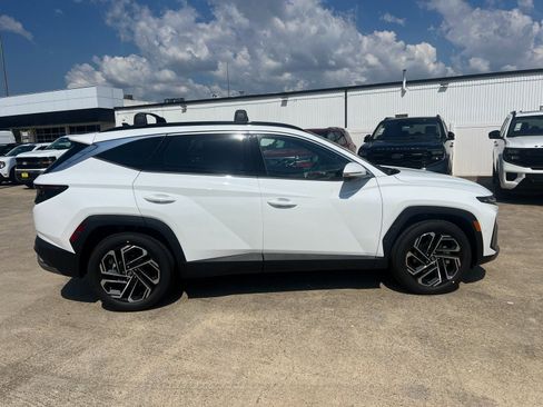 New 2026 Hyundai Tucson Limited FWD image 2