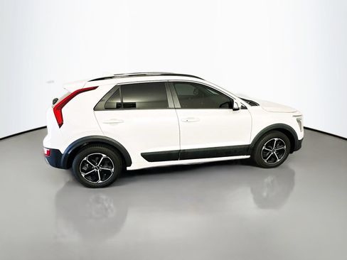 Used 2023 Kia Niro EX FWD image 8