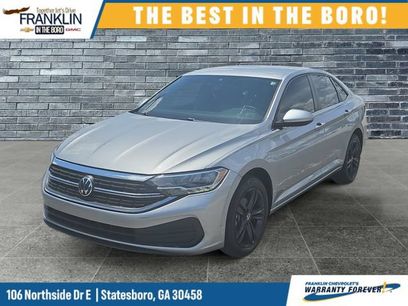 Used 2023 Volkswagen Jetta SE w/ Black Wheel Package