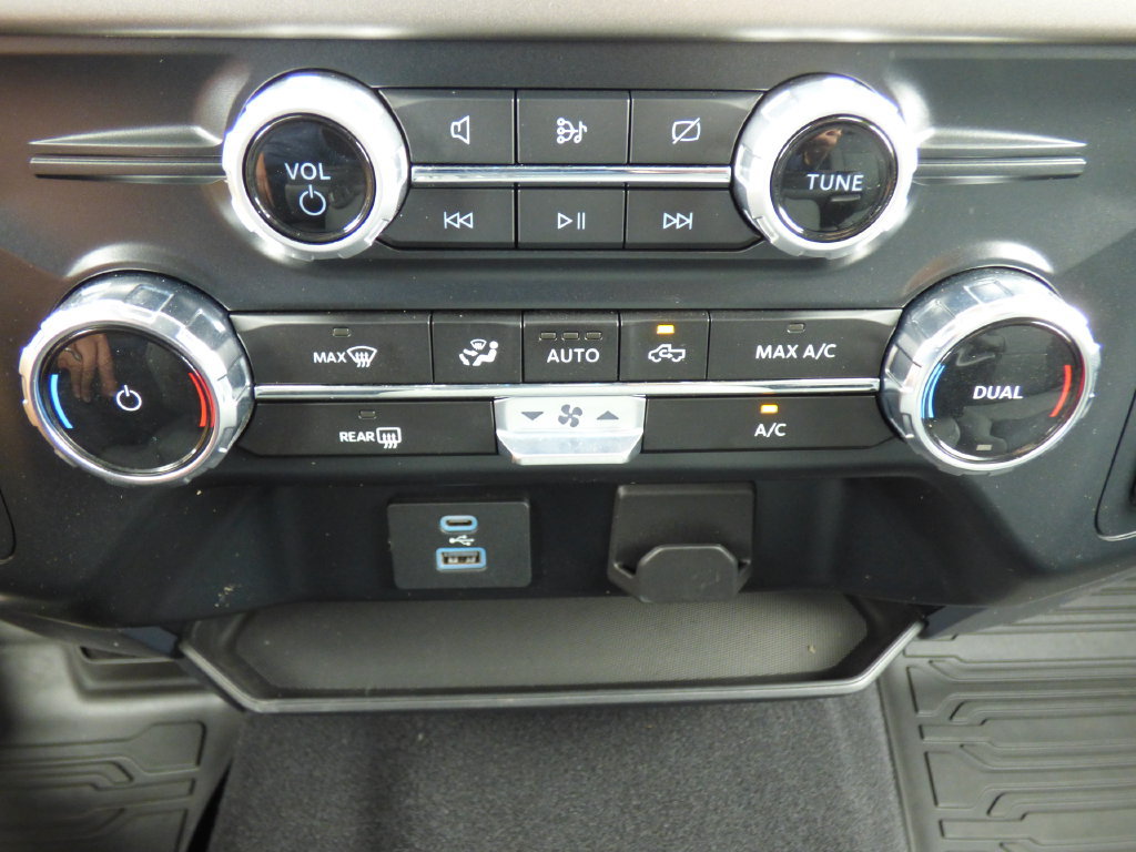 Used 2024 Ford F150 XLT w/ Tow/Haul Package AWD/4WD image 28