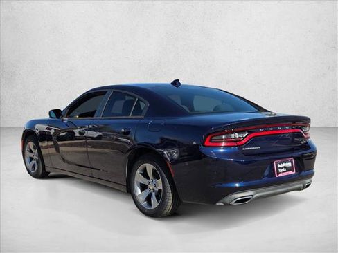Used 2015 Dodge Charger SXT image 6