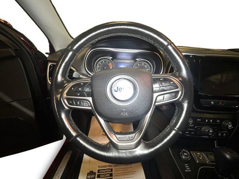 Used 2019 Jeep Cherokee Limited AWD/4WD image 13