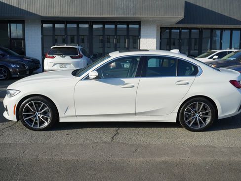Used 2019 BMW 330i Sedan w/ Convenience Package RWD image 2