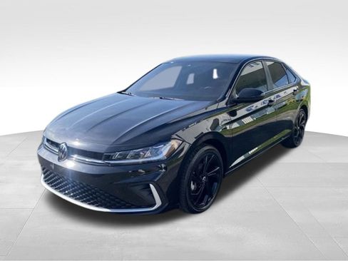 Used 2025 Volkswagen Jetta SE FWD image 3