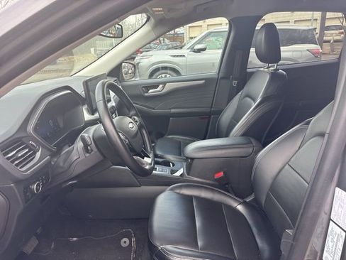 Used 2024 Ford Escape Platinum image 9