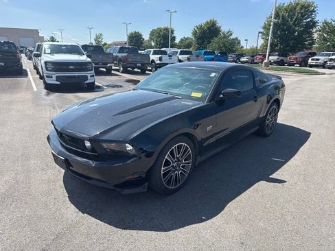 Used 2010 Ford Mustang GT Premium RWD image 3