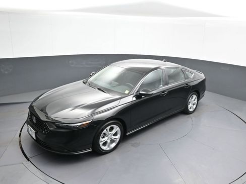 Certified 2024 Honda Accord LX image 32