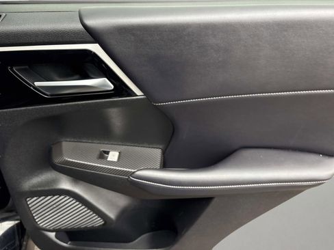 Used 2024 Mitsubishi Outlander SE image 18