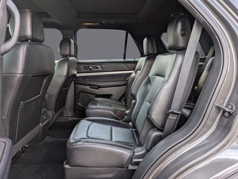 Used 2017 Ford Explorer XLT w/ Equipment Group 202A image 14