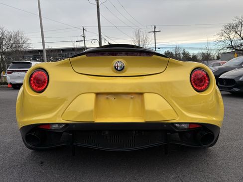 Used 2016 Alfa Romeo 4C Spider RWD image 4