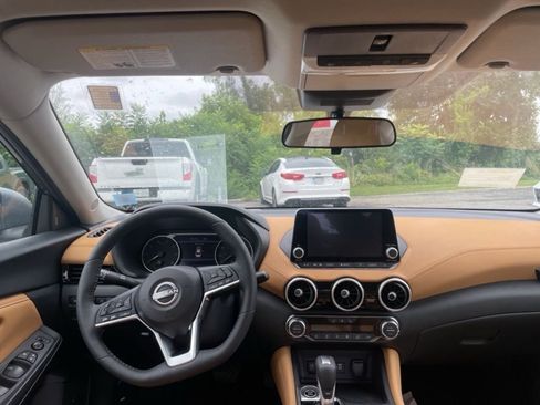 Used 2024 Nissan Sentra SV w/ SV Premium Package image 27