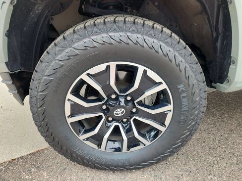 Used 2022 Toyota Tacoma TRD Sport w/ Advanced Technology Package AWD/4WD image 16