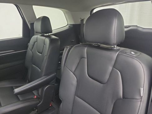 Certified 2024 Kia Telluride S w/ S Sunroof Package AWD/4WD image 11