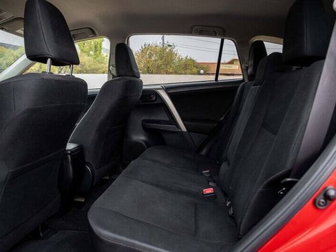 Used 2014 Toyota RAV4 LE AWD/4WD image 16