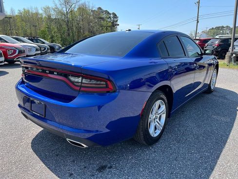 Used 2021 Dodge Charger SXT w/ Leather Interior Group RWD image 5