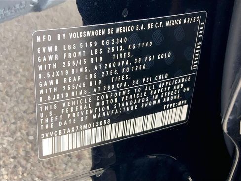 Used 2024 Volkswagen Tiguan SE R-Line image 36