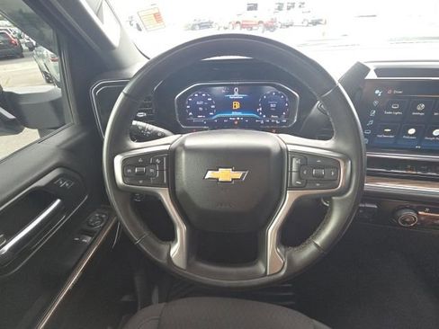 Used 2024 Chevrolet Silverado 3500 LT image 20