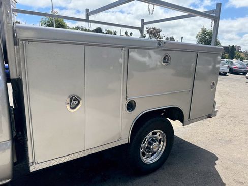 Used 2005 Chevrolet Silverado 2500 LS RWD image 6
