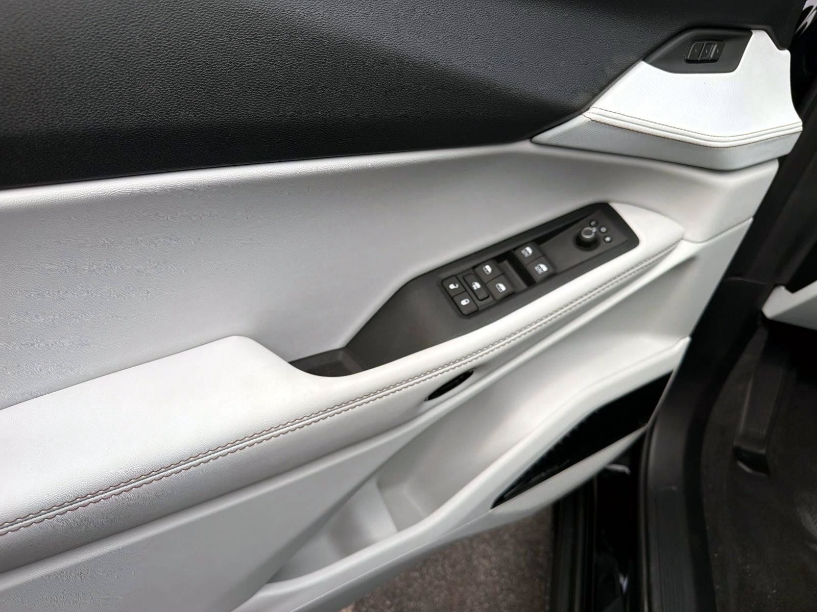 New 2026 Jeep Cherokee Overland w/ Advanced Pro Tech Group AWD/4WD image 8