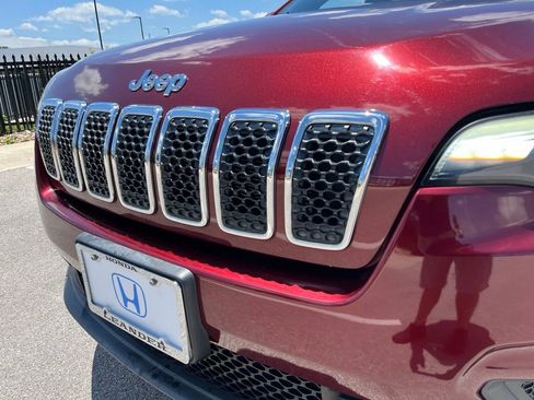 Used 2019 Jeep Cherokee Latitude Plus AWD/4WD image 15