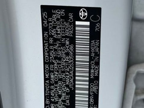 Used 2025 Toyota Prius LE FWD image 23