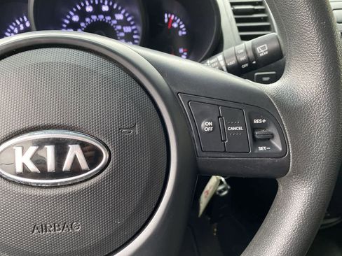 Used 2012 Kia Soul FWD image 22