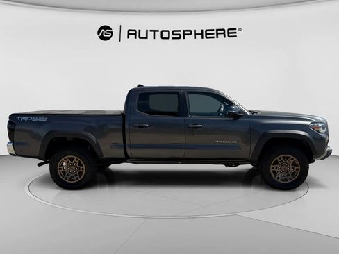Used 2019 Toyota Tacoma TRD Off-Road AWD/4WD image 11