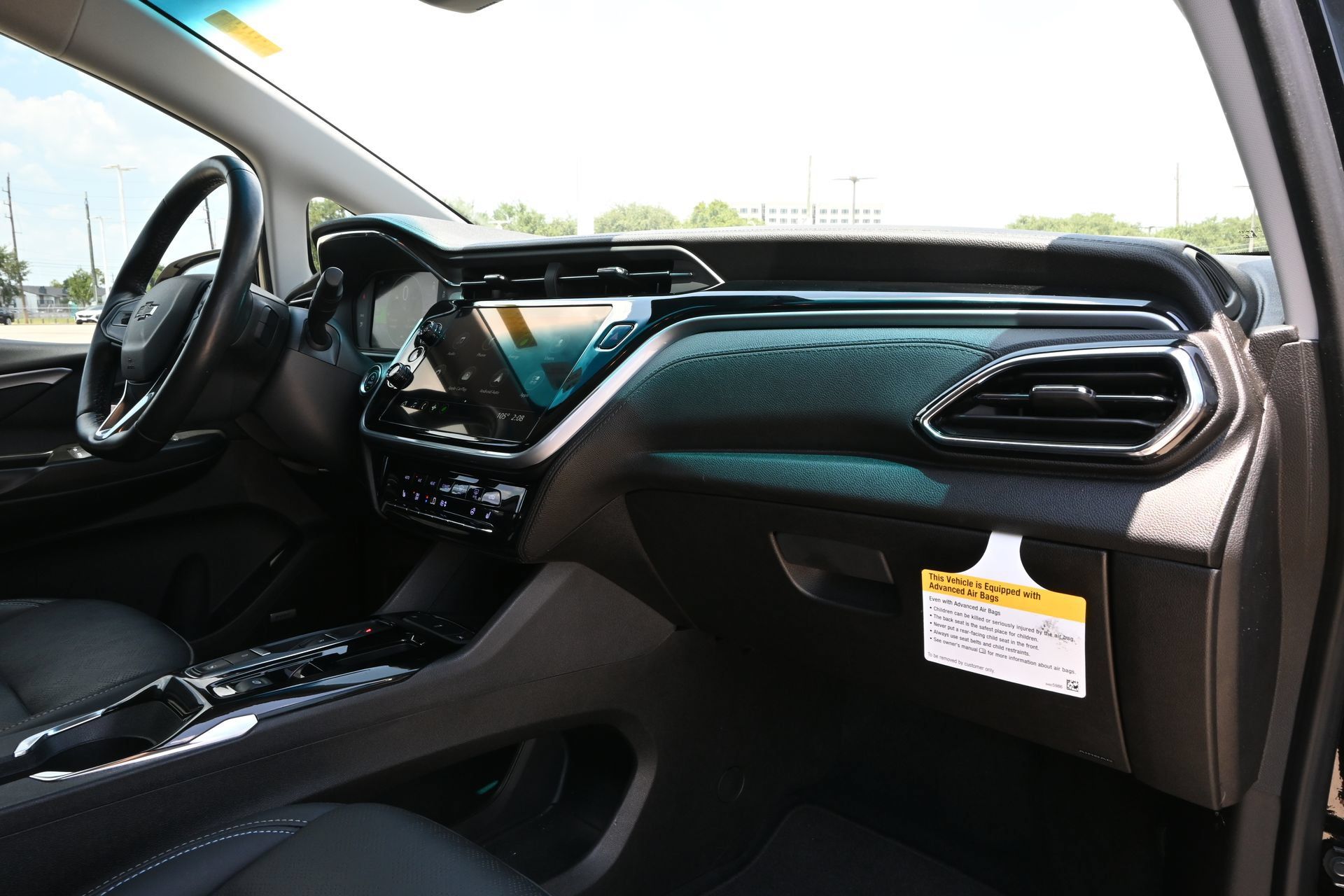 Used 2023 Chevrolet Bolt LT w/ Infotainment Package FWD image 25