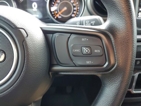 Used 2023 Jeep Wrangler Sport image 27