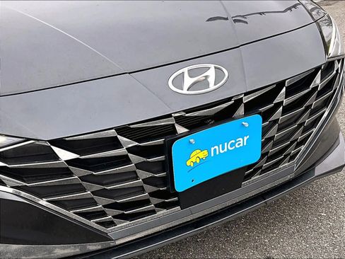 Used 2021 Hyundai Elantra SEL w/ Convenience + Premium Package image 32