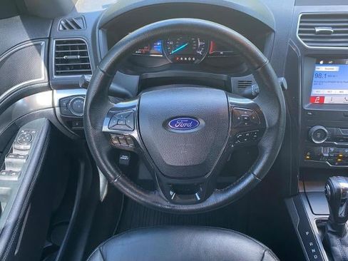 Used 2018 Ford Explorer XLT w/ Equipment Group 202A AWD/4WD image 7