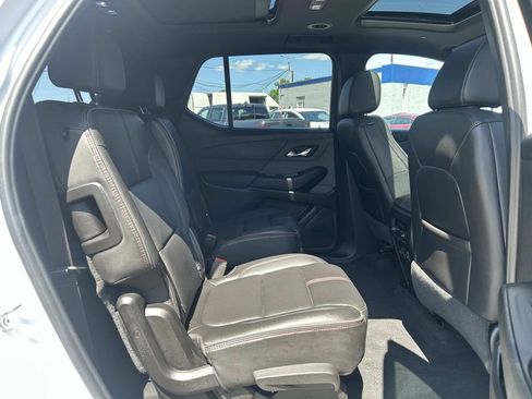 Used 2023 Chevrolet Traverse RS AWD/4WD image 17