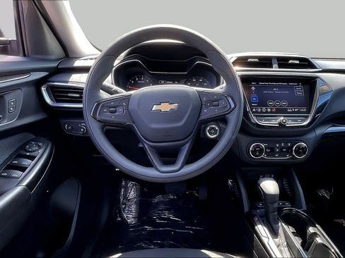 Used 2023 Chevrolet TrailBlazer LT w/ Convenience Package AWD/4WD image 11