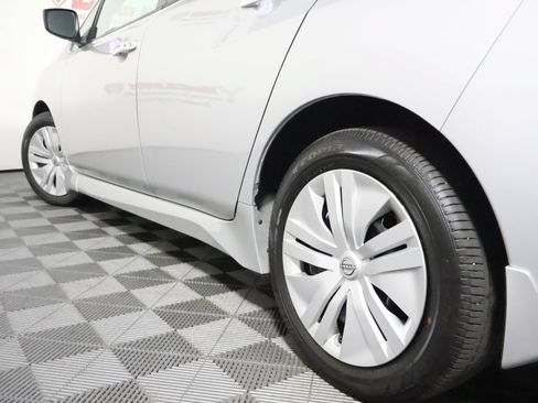 Used 2025 Nissan Leaf S FWD image 12