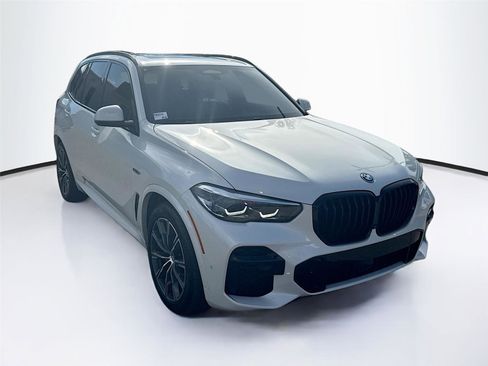 Used 2022 BMW X5 xDrive45e w/ M Sport Package image 1