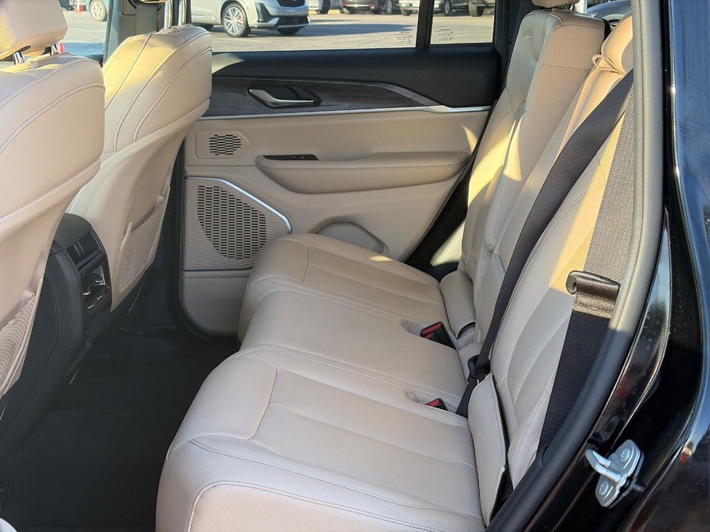 Used 2024 Jeep Grand Cherokee Limited 4xe AWD/4WD image 11