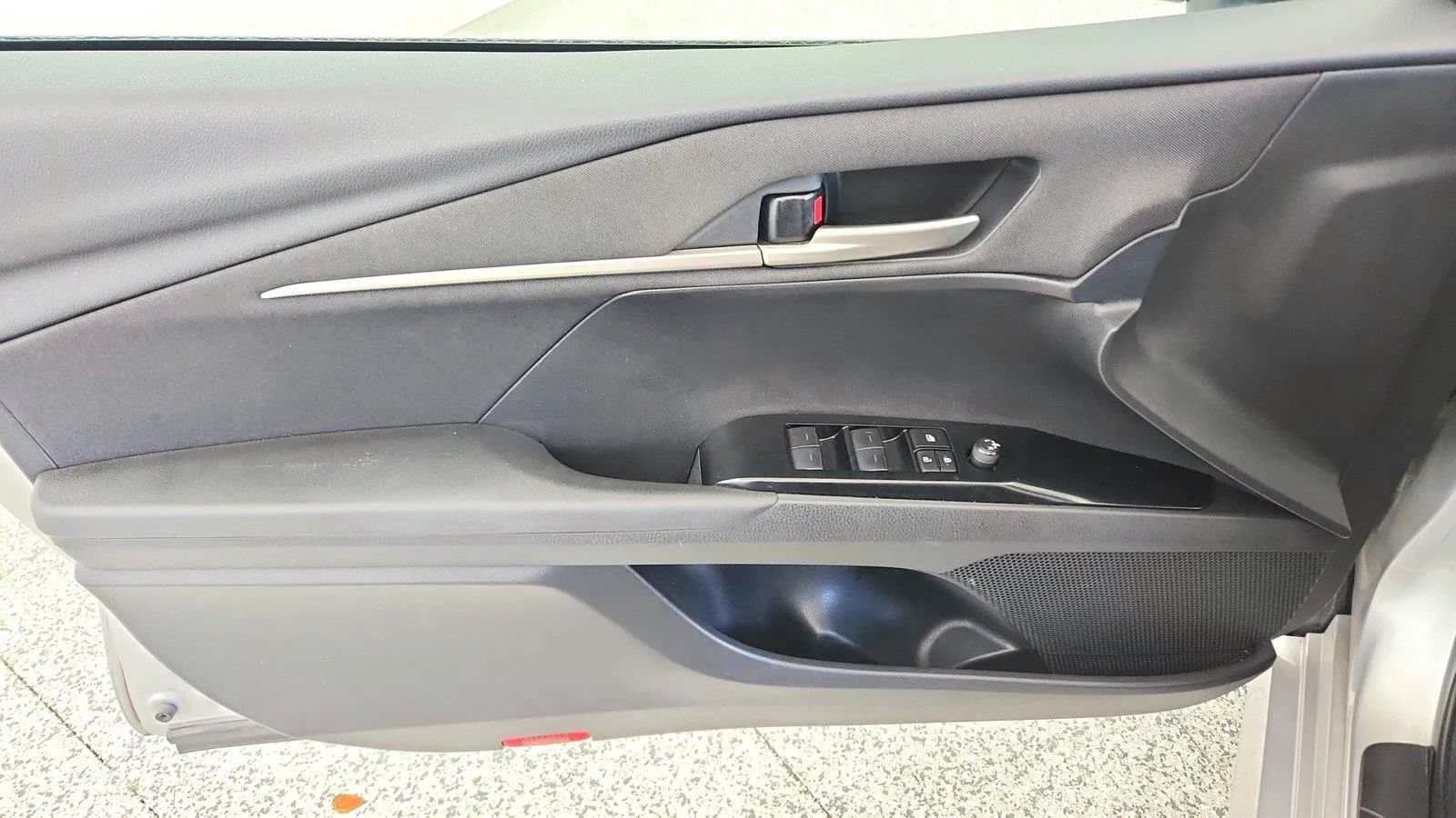 Used 2025 Toyota Camry LE FWD image 24