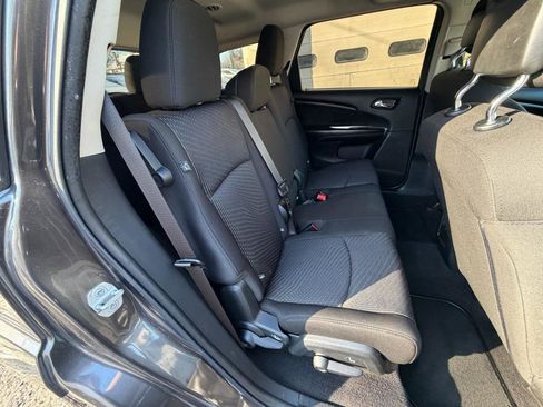 Used 2019 Dodge Journey SE w/ Connectivity Group FWD image 33