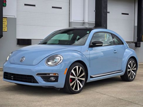 Used 2015 Volkswagen Beetle R-Line image 4