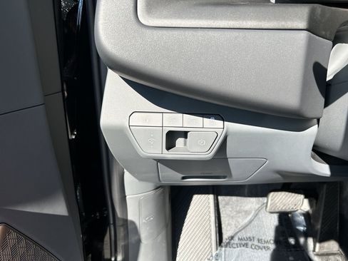 New 2026 Kia EV9 Wind image 29