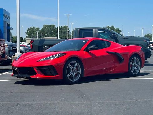Used 2020 Chevrolet Corvette Stingray Coupe w/ 1LT image 11