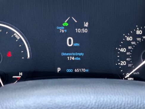 Certified 2024 Toyota Sienna XLE FWD image 25