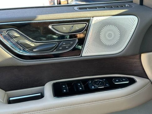 Used 2023 Lincoln Navigator Reserve image 34