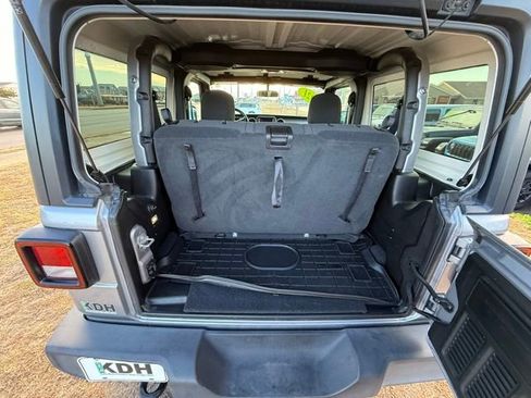 Used 2021 Jeep Wrangler Sport S image 13