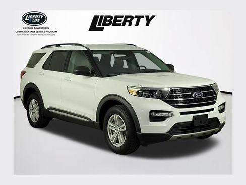 Used 2021 Ford Explorer XLT w/ Equipment Group 202A AWD/4WD image 1